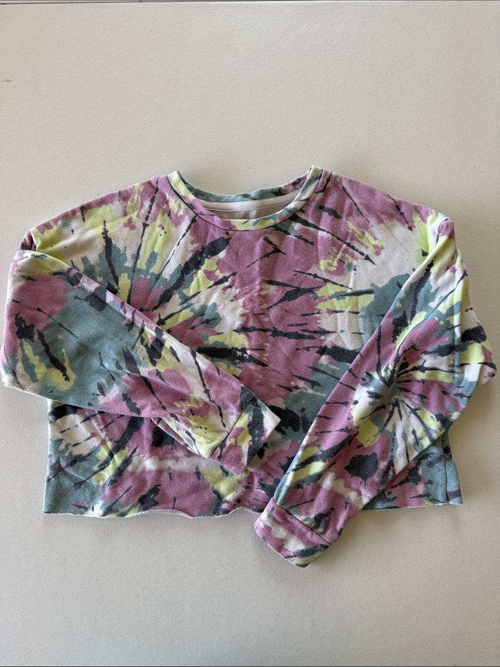 Colsie Tie-Dye Cropped Long Sleeve Top - Pink, Green, Gray